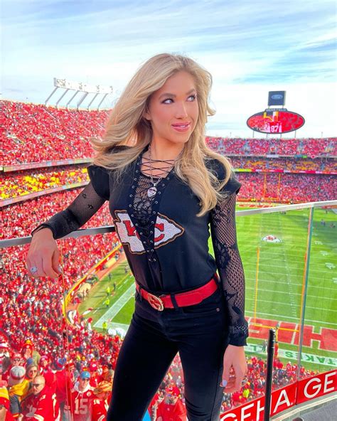 Chiefs owner’s daughter looks sensational in tiny。